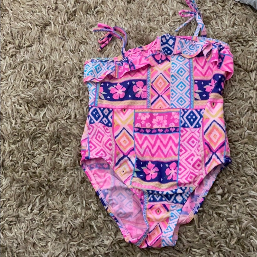 Girls bathing suit size 5 guc